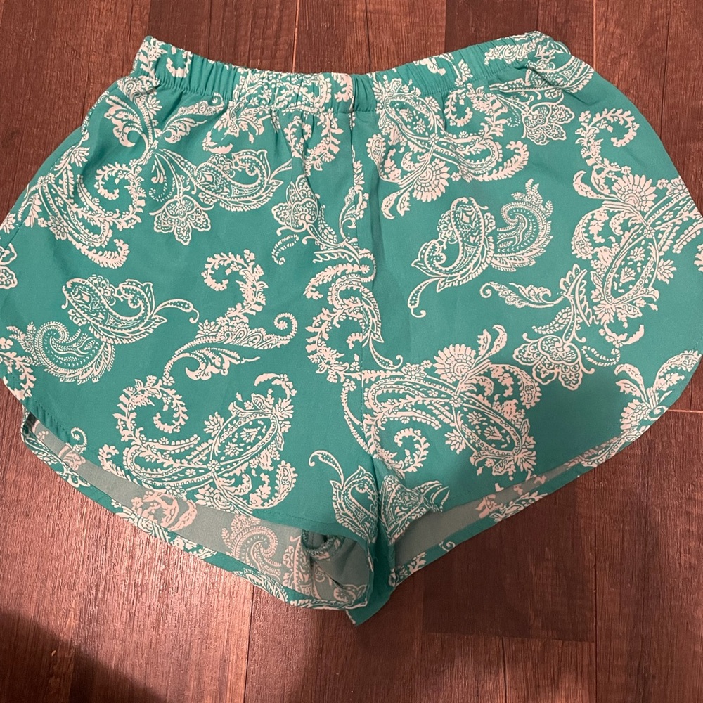 Juniors flowy shorts